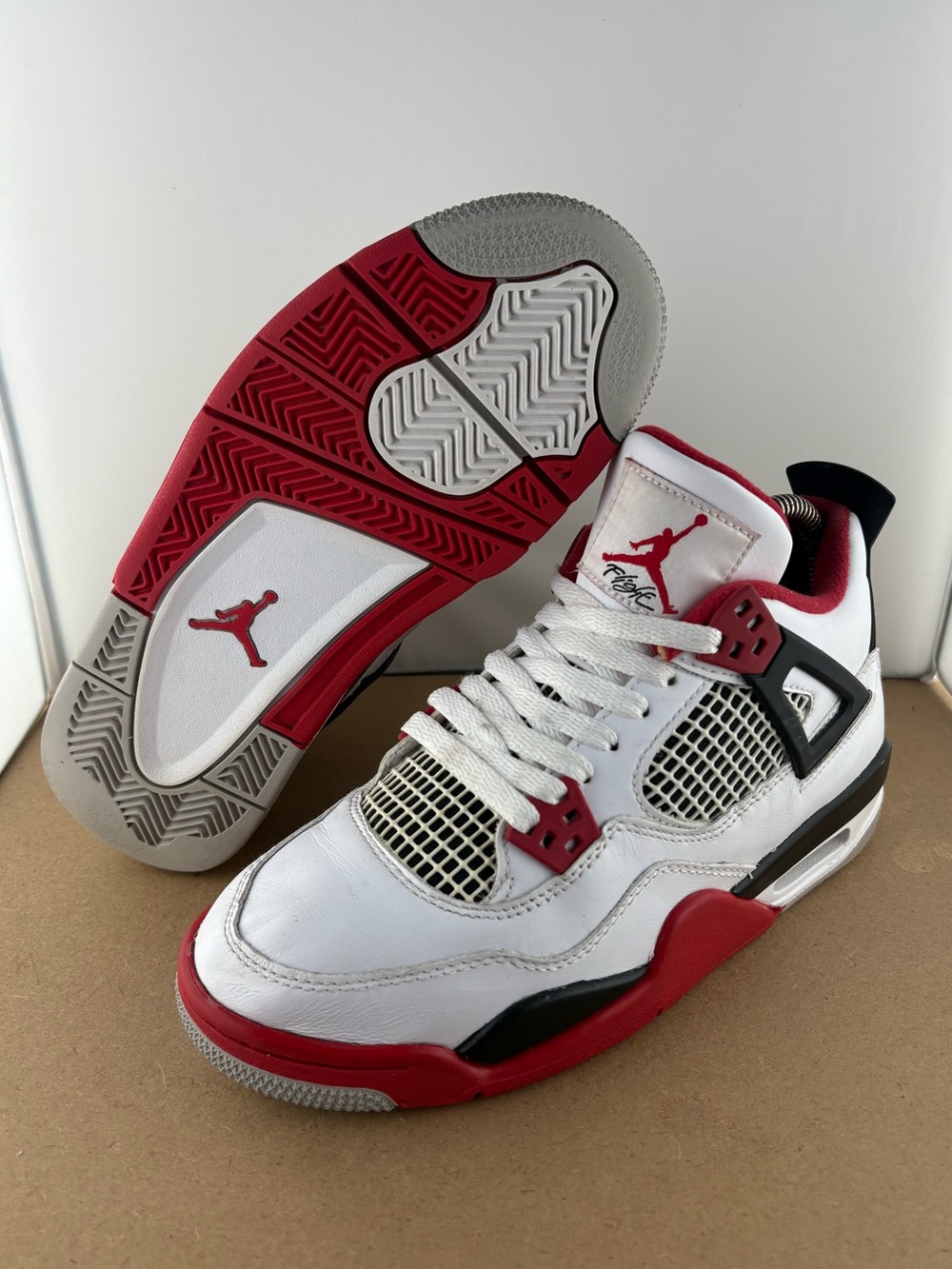 Nike Air Jordan Retro 4 Fire Red (2020) Grade School (GS) Size 5.5Y | 408452-160